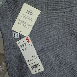 WOMEN'S SWEATER.